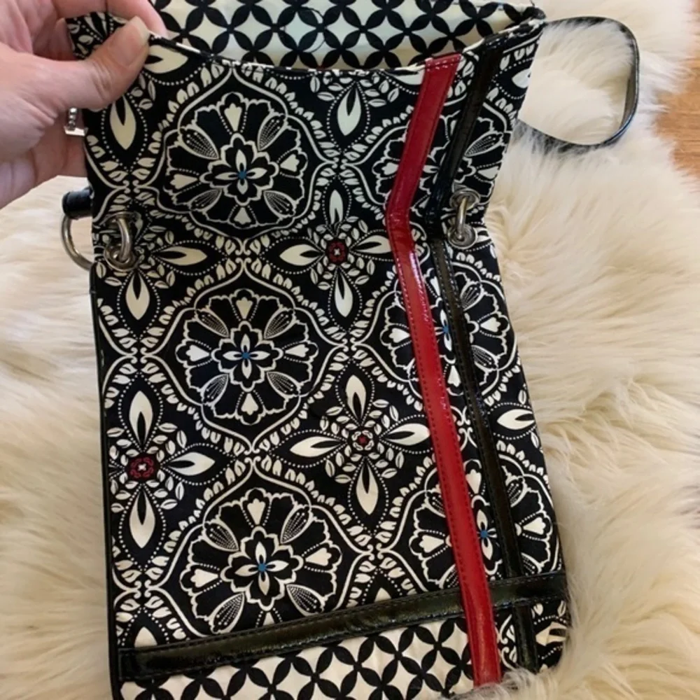 Vera Bradley fabric patent leather‎ crossbody purse